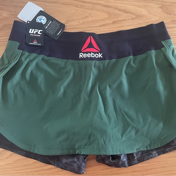 Reebok UFC Fight Night Octagon Skort | L | Green | NEW $165 - Picture 3 of 4